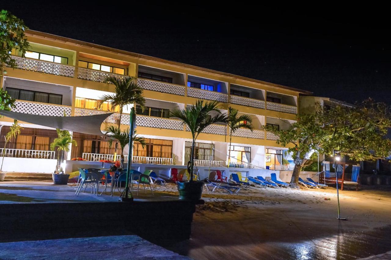 أوشو ريوس Sand And Tan Beach Hotel المظهر الخارجي الصورة